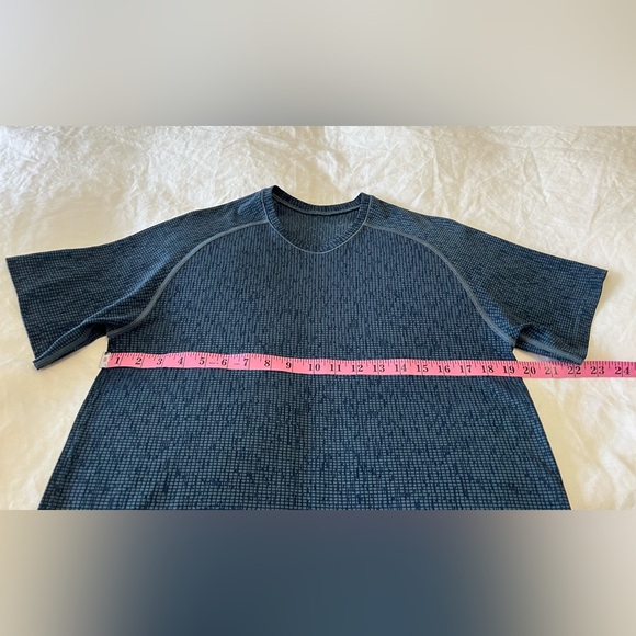 Lululemon | Men’s Medium | Blue Lightweight Short Sleeve Stretch Workout Shirt - Picture 4 of 7